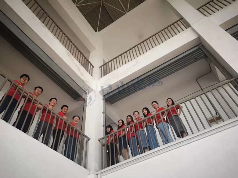快来给兵希中学初三的老师们点赞了