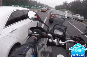 首都机场高速上演