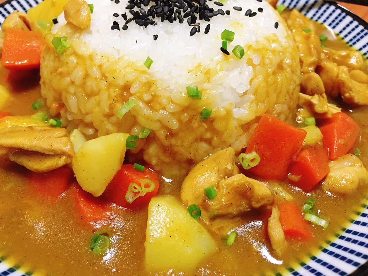 为了多吃点咖喱,自己烧咖喱鸡腿饭