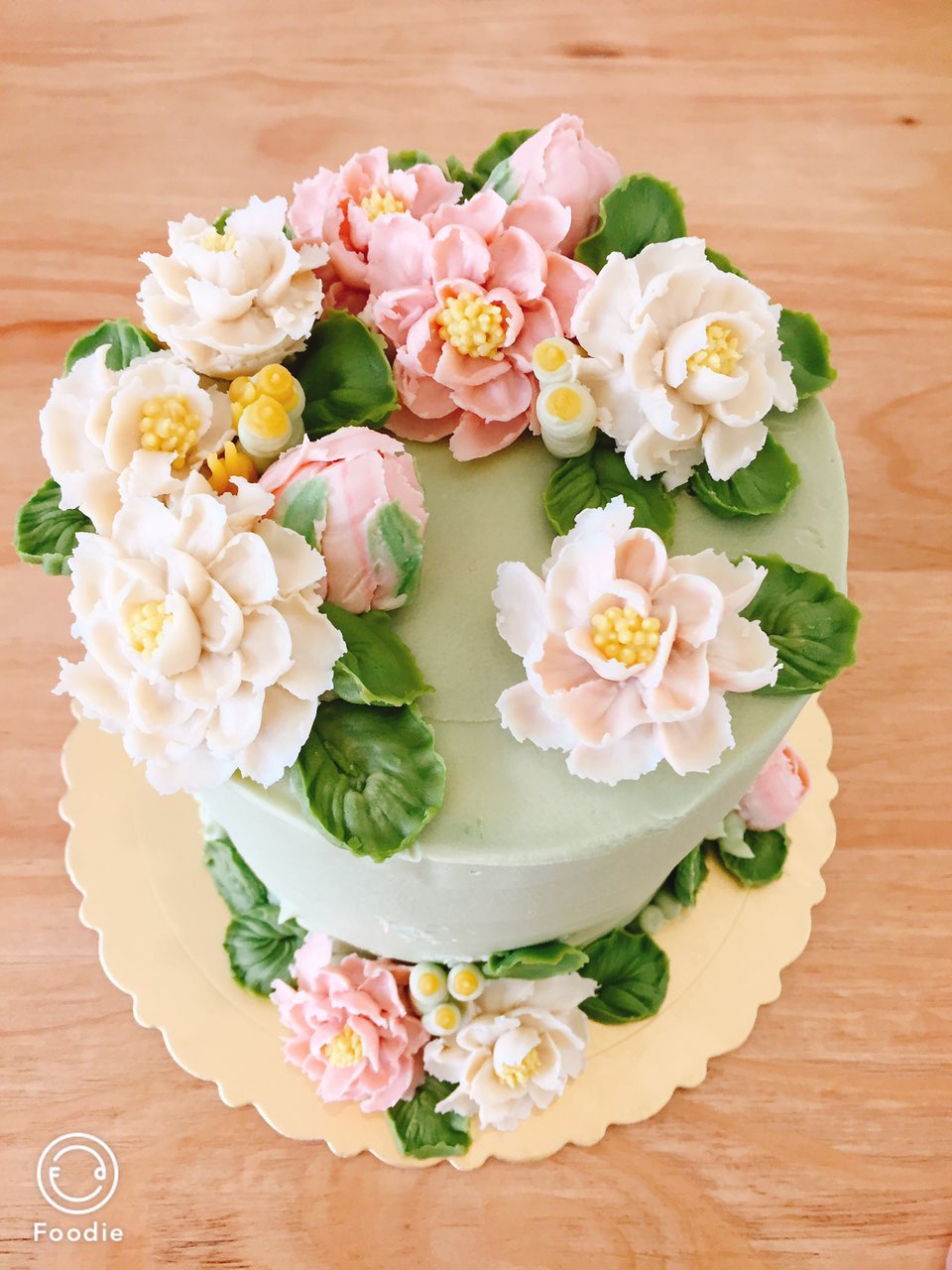 今天橱窗整了个韩式花卉蛋糕,和坛友们一起分享