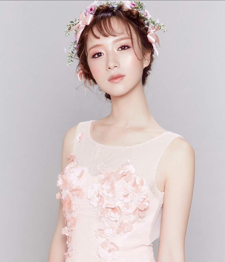 皮肤好身高170的美女妹子