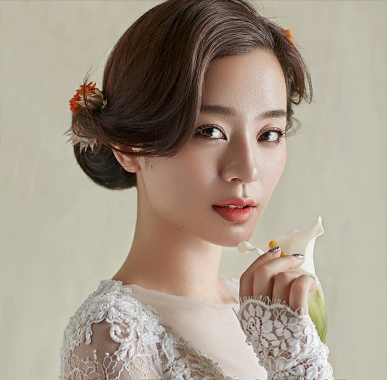 皮肤好身高170的美女妹子