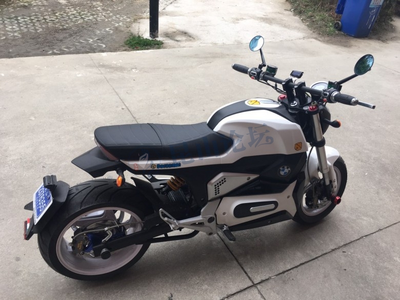 甩8成新壹酷m6中置电机