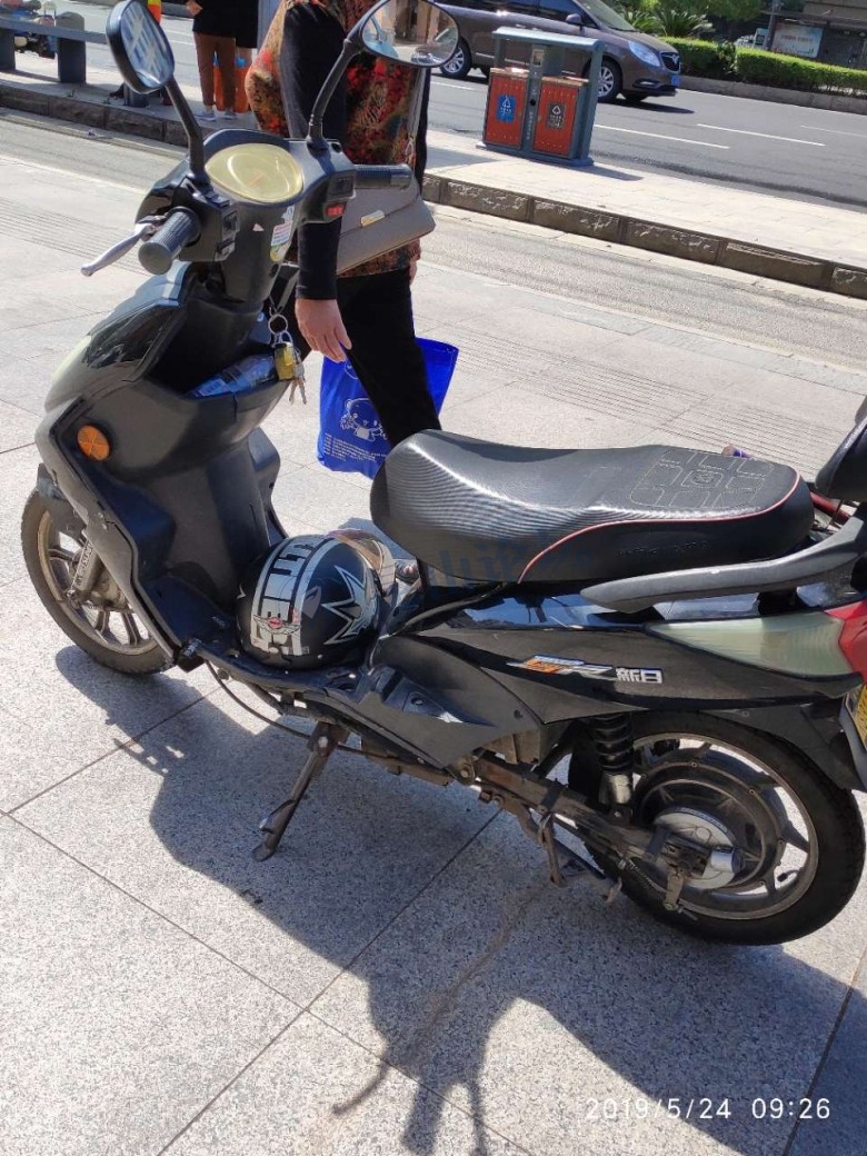 新日小飞驰电动车转让