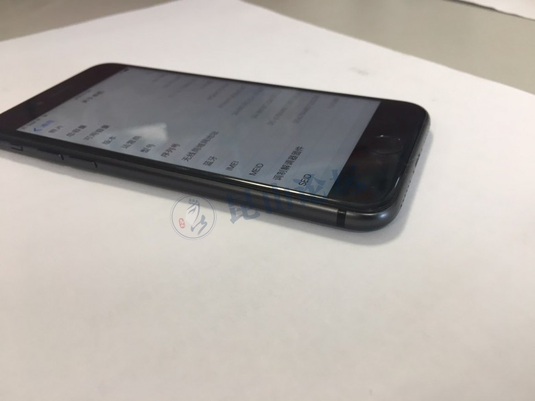 iphone8,64g国行全网通,九成新出售