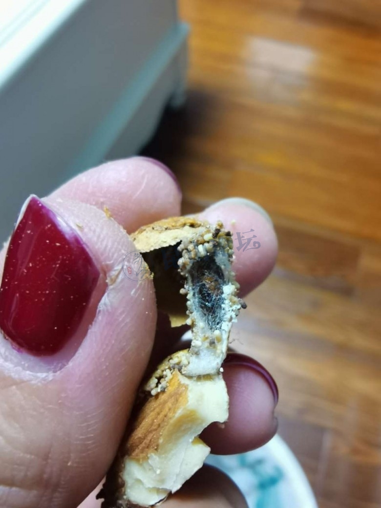 来一份买到保质期内发霉坚果,品牌越做越差了