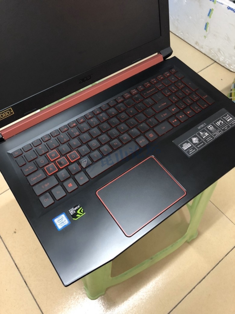 刚到宏基暗影骑士一台