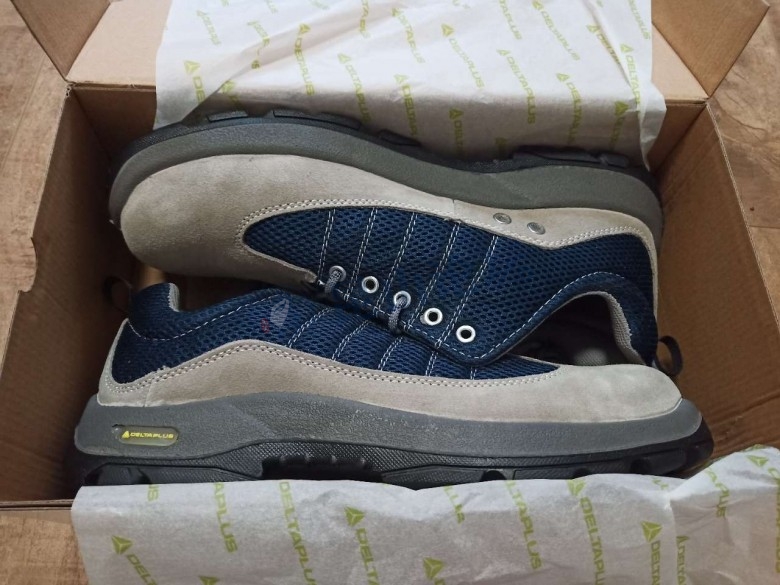 正品代尔塔劳保鞋45码