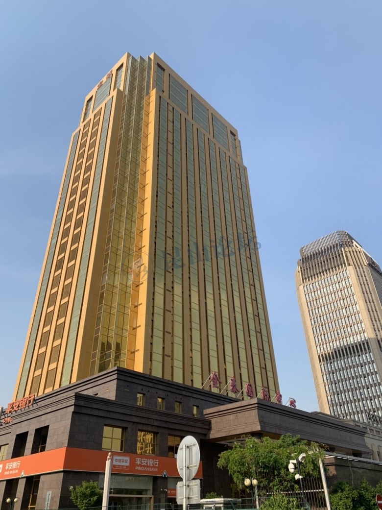 有没有人要一起租办公室的,金泰大厦有一个大平米的办公室想找人一起